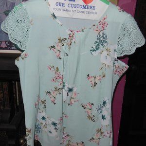Light Green short Sleeve Floral Blouse - XL